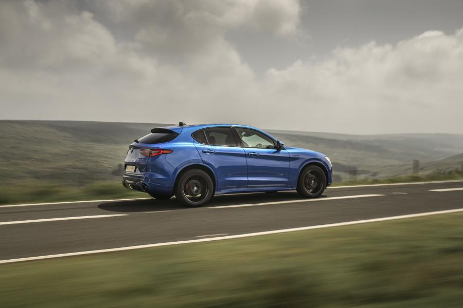  Alfa Romeo Stelvio Veloce (949) 2020 года  (UK) (фото 10 из 40)
